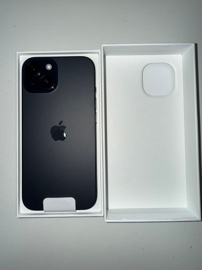iPhone15 128GB 黒　未使用開封済み