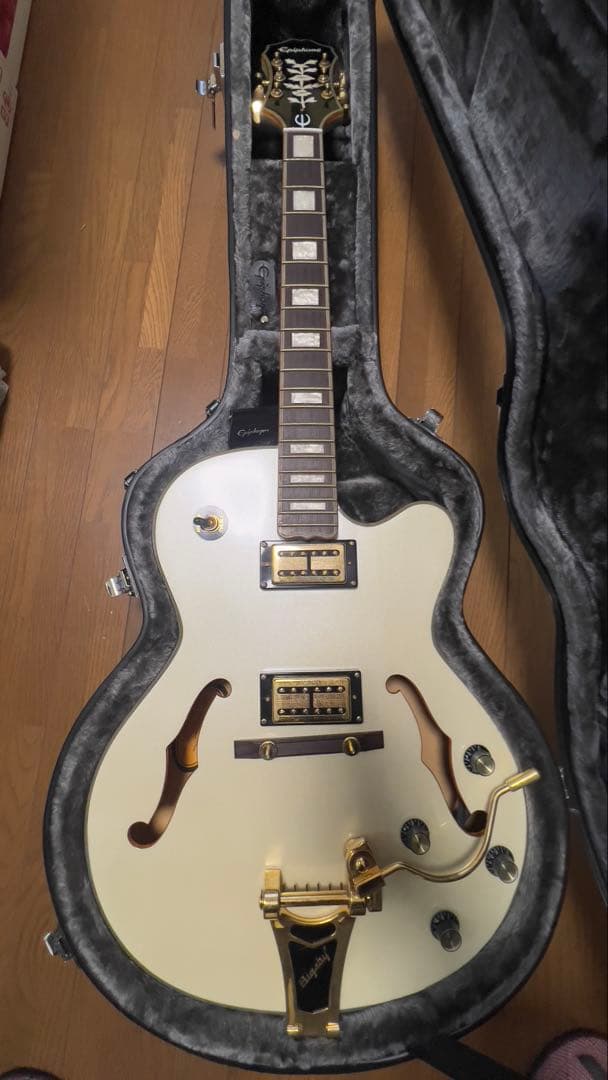 ギター Epiphone Emperor Swingster e Amazon.com: Epiphone Emperor Swingster Hollowbody, Black Aged