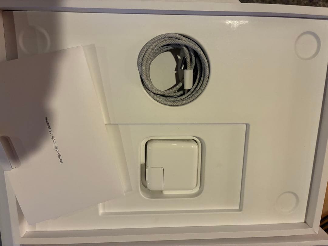 MacBook Air M2 13インチ24GB 512GB