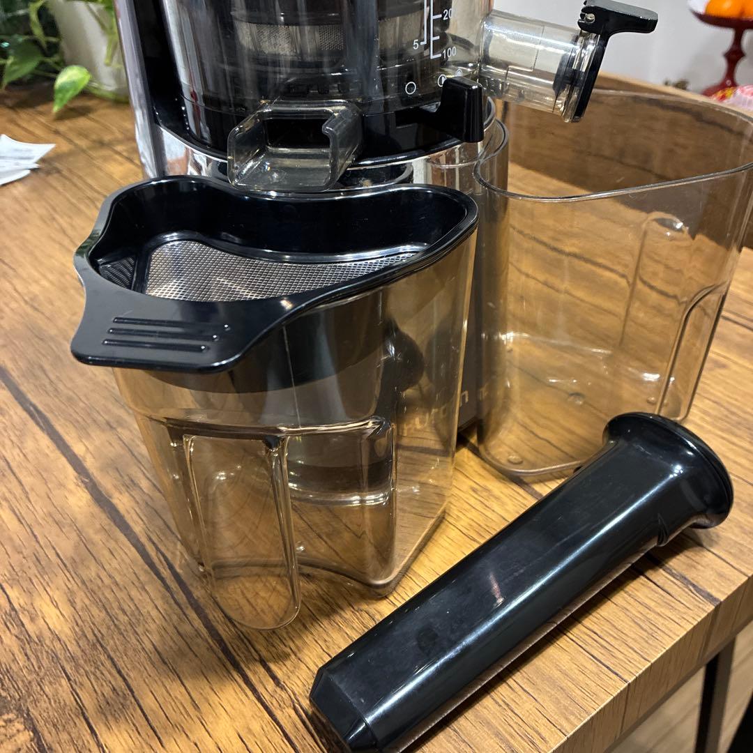 大幅値下げ‼️Hurom 低速圧搾式ジューサー 定価40,000円程！価格交渉可