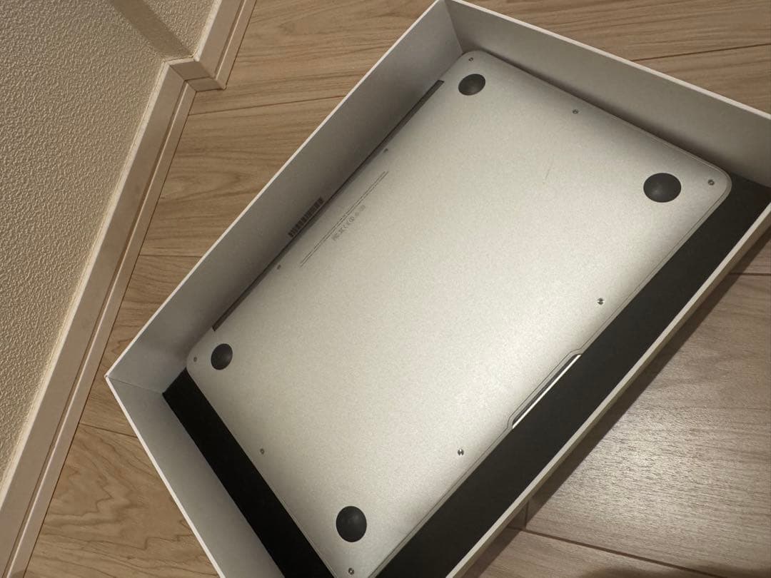 Apple MacBook Air（11インチ, Mid2013, 128GB)