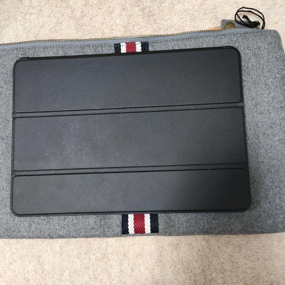 コンランショップ　グレー ストライプ クラッチバッグiPadケース等約34cm