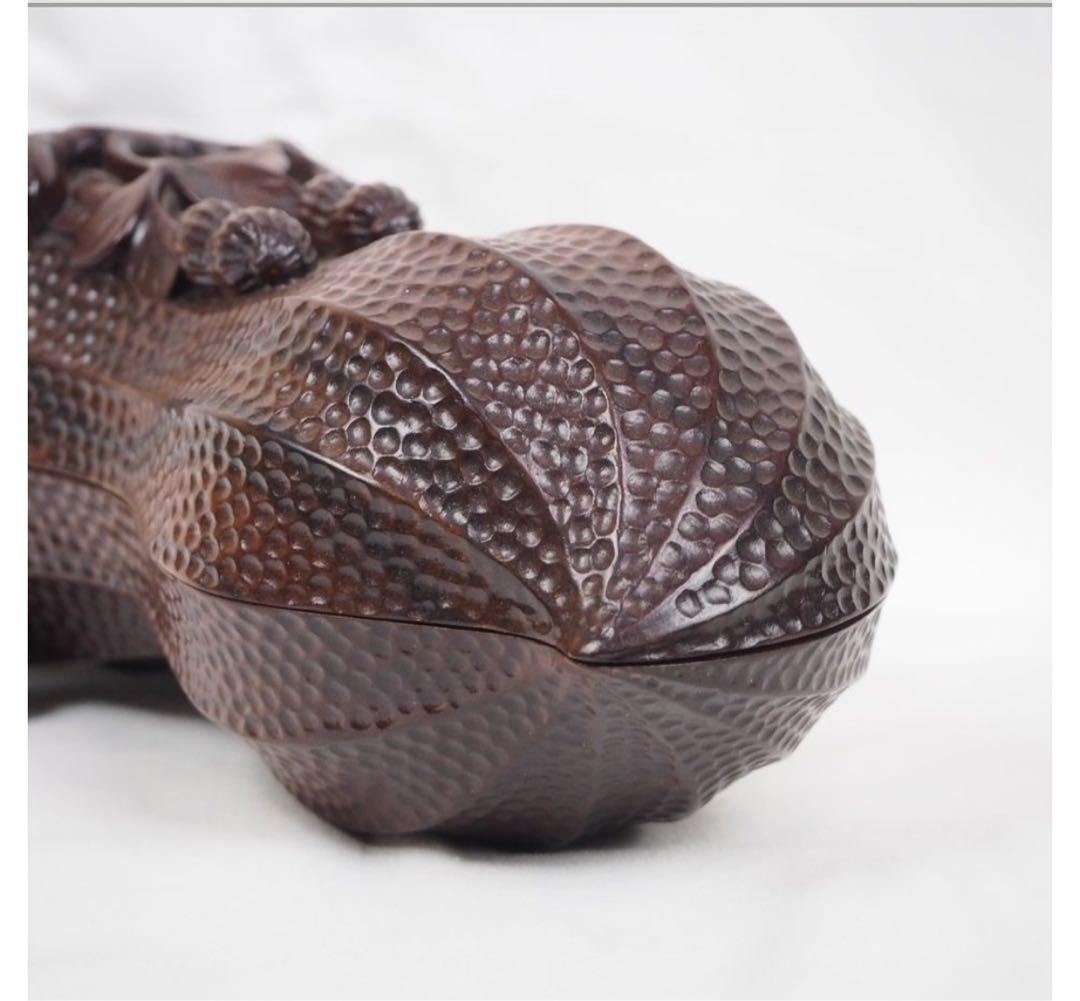 送料無料 時代物 唐木花梨（沈水）透かし彫り落花生蓋物 幅21cm