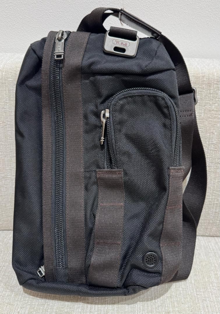TUMI ボディバッグ アウロラ バリスティック ナイロン 69318HKO 黒 TUMI（トゥミ） 美品 ALPHABRAVO バリスティックナイロン ボディバッグ