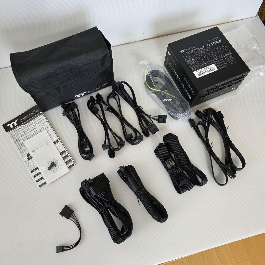 Thermaltake Toughpower GF3 1200W 電源ユニット