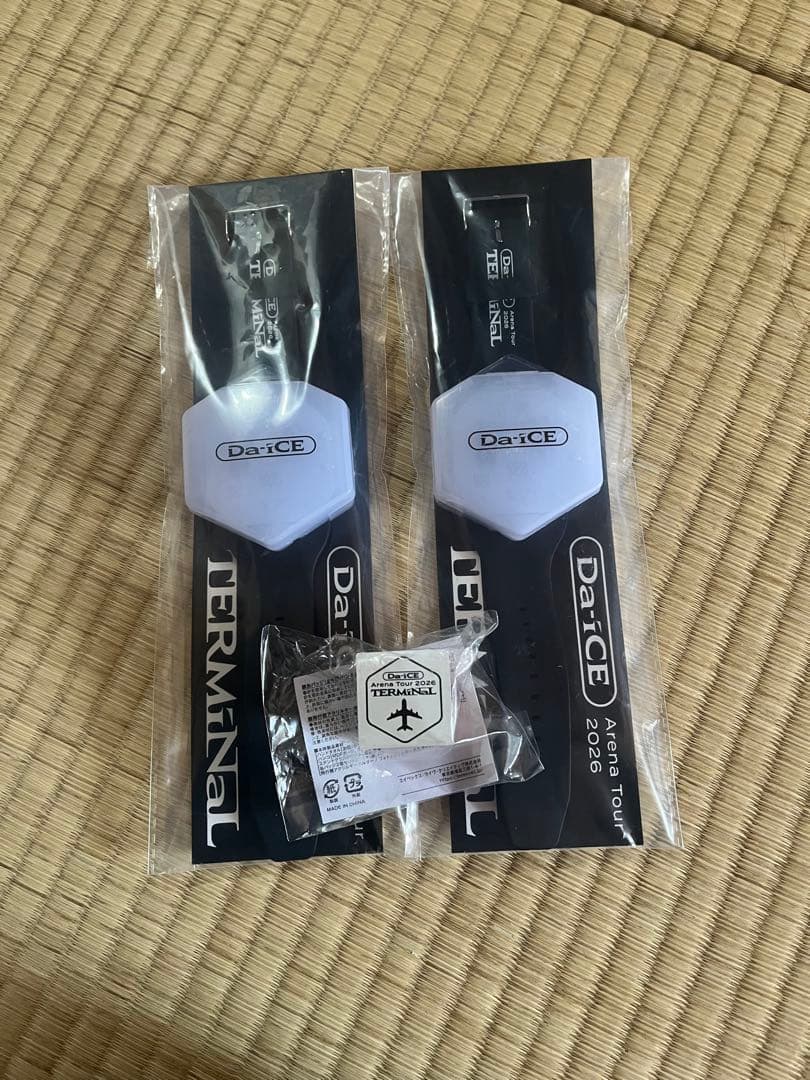 Da-iCE TERMiNALブレスレットライト2個セットとカプセルトイ - メルカリ