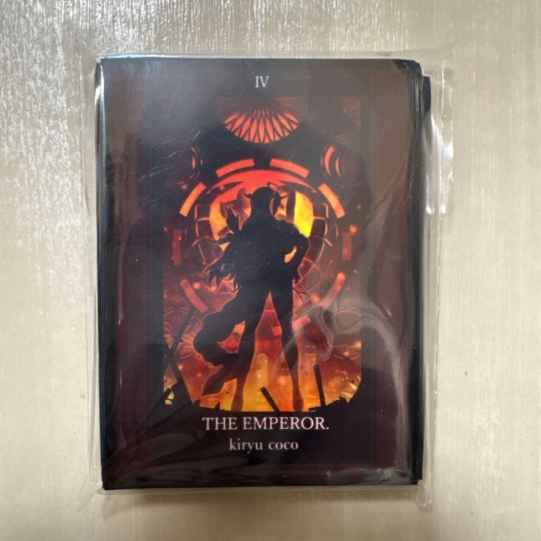 潤羽るしあ、沙花叉クロヱ、桐生ココ タロットスリーブ - メルカリ