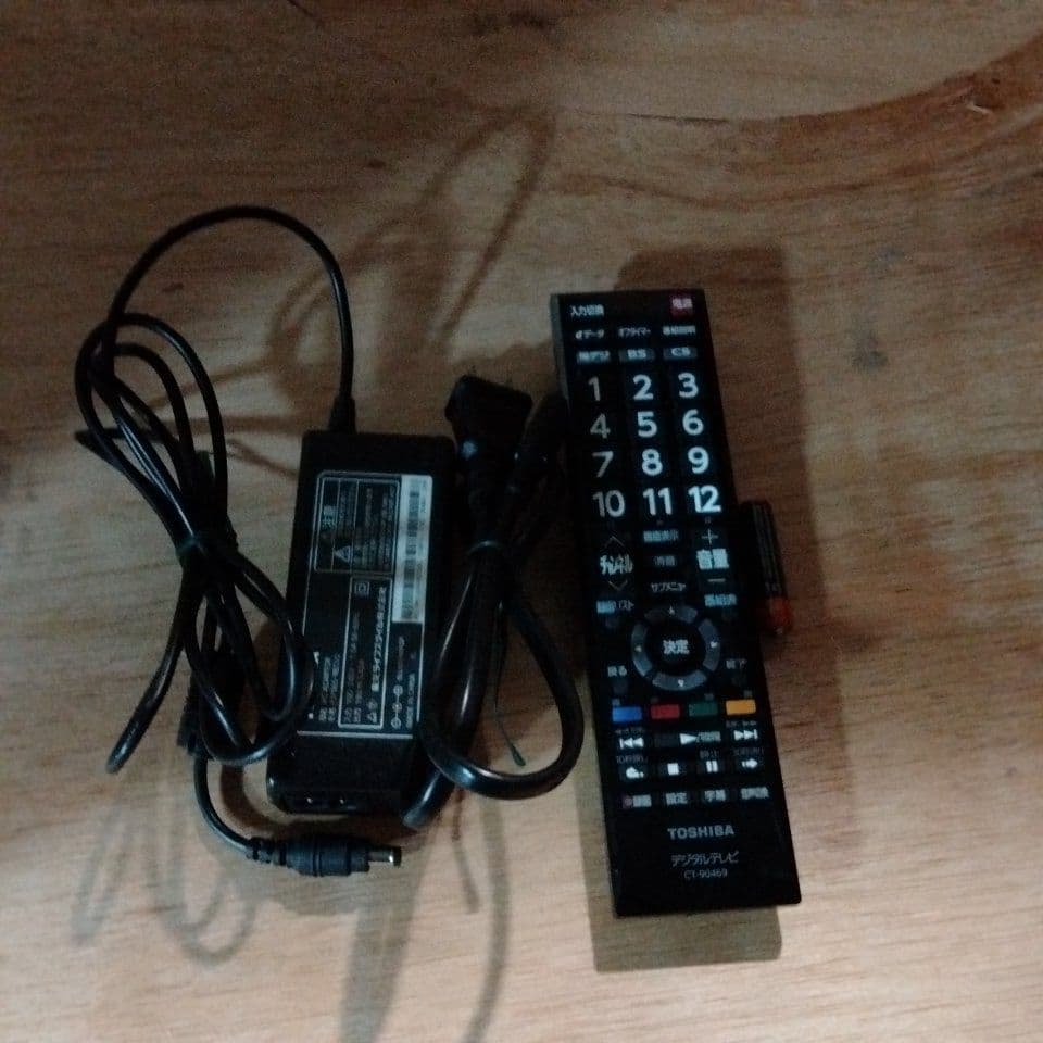 東芝 32型液晶テレビ REGZA 32S10 2015年製