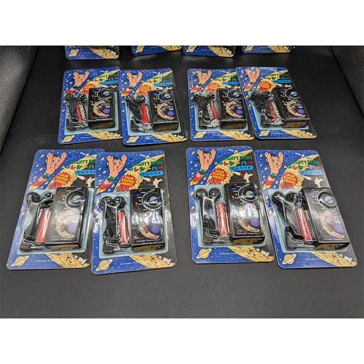 J54 サンリオ SANRIO AMラジオ 鉄腕アトム レトロ 電池式 希少品