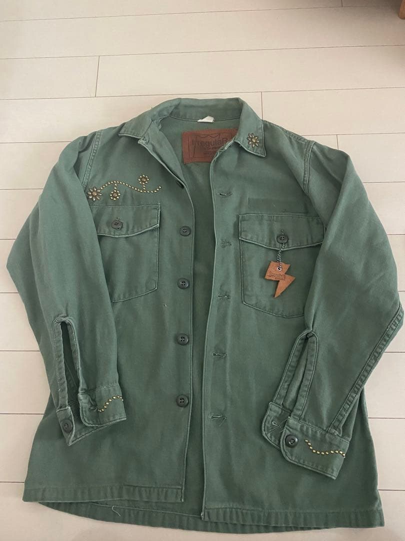 ⭐️値下げしました⭐️Irregular グリーンミリタリージャケット セール ☆3490円→1290円 ミリタリーショートジャケット レディース