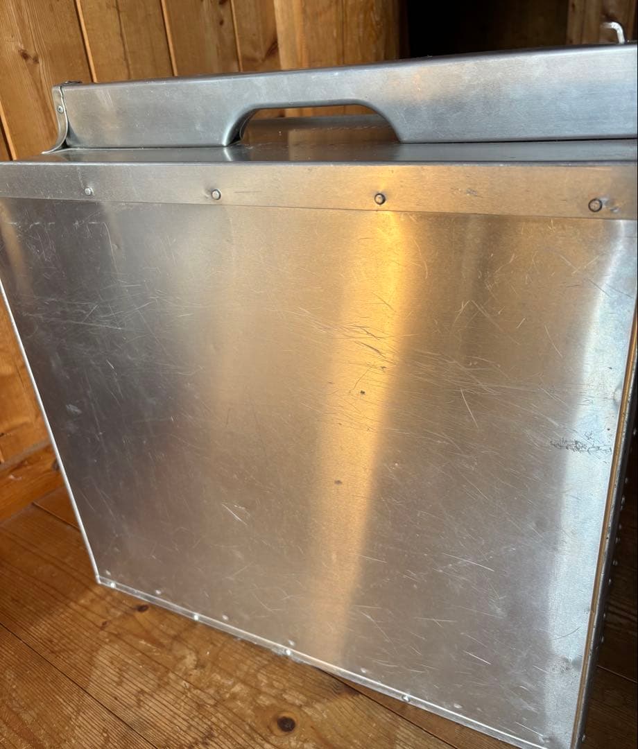 おかもち3段　出前ケース　アルミ製 Amazon.co.jp: アルミ出前箱(岡持ち) ランチ用 3段(3ヶ入) 間口335mm