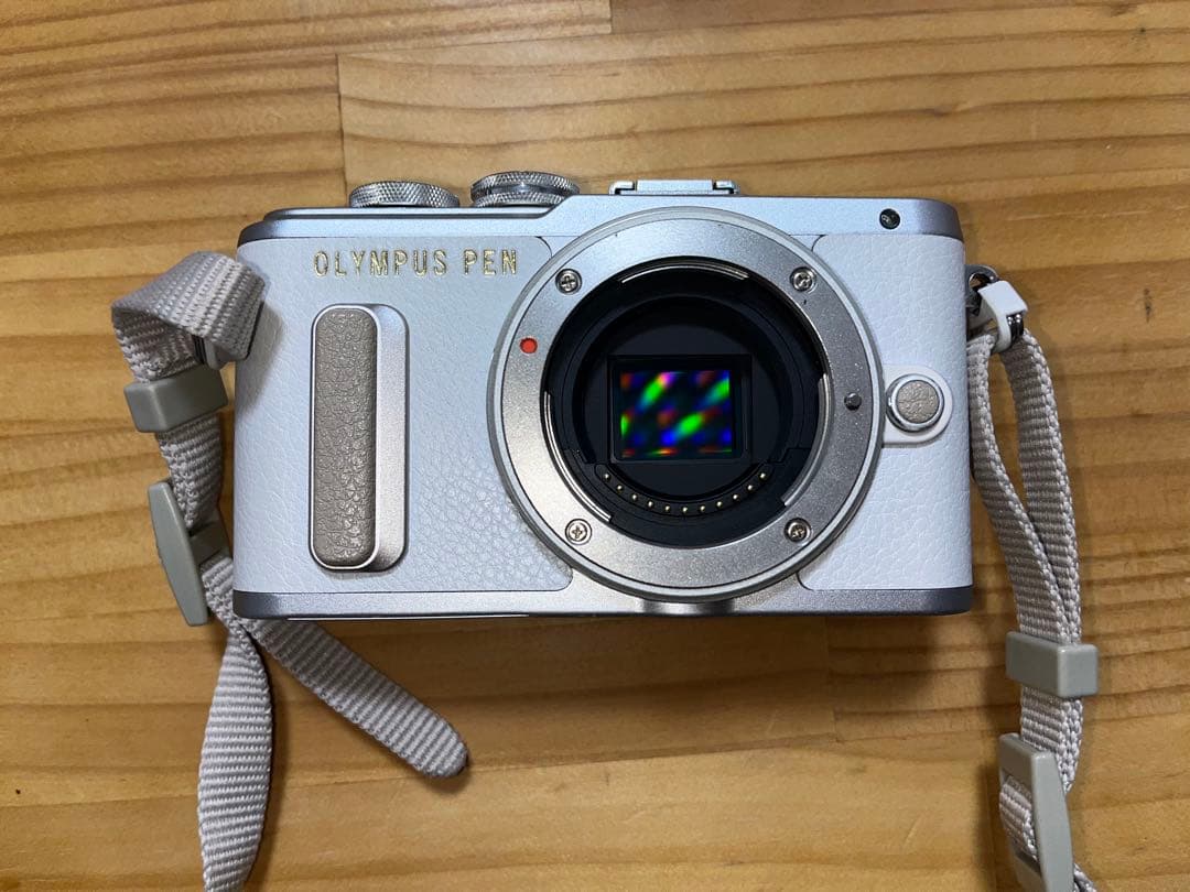 OLYMPUS PEN E-PL8 ホワイト