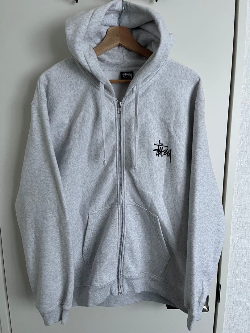Stussy グレー ジップアップパーカー M ホワイト - メルカリ
