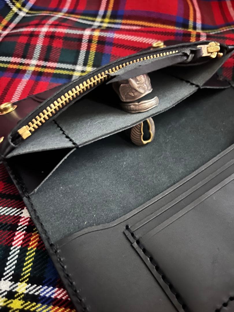 トラッカーウォレット Lサイズ フラワー＆リーフ スタッズ - メルカリ