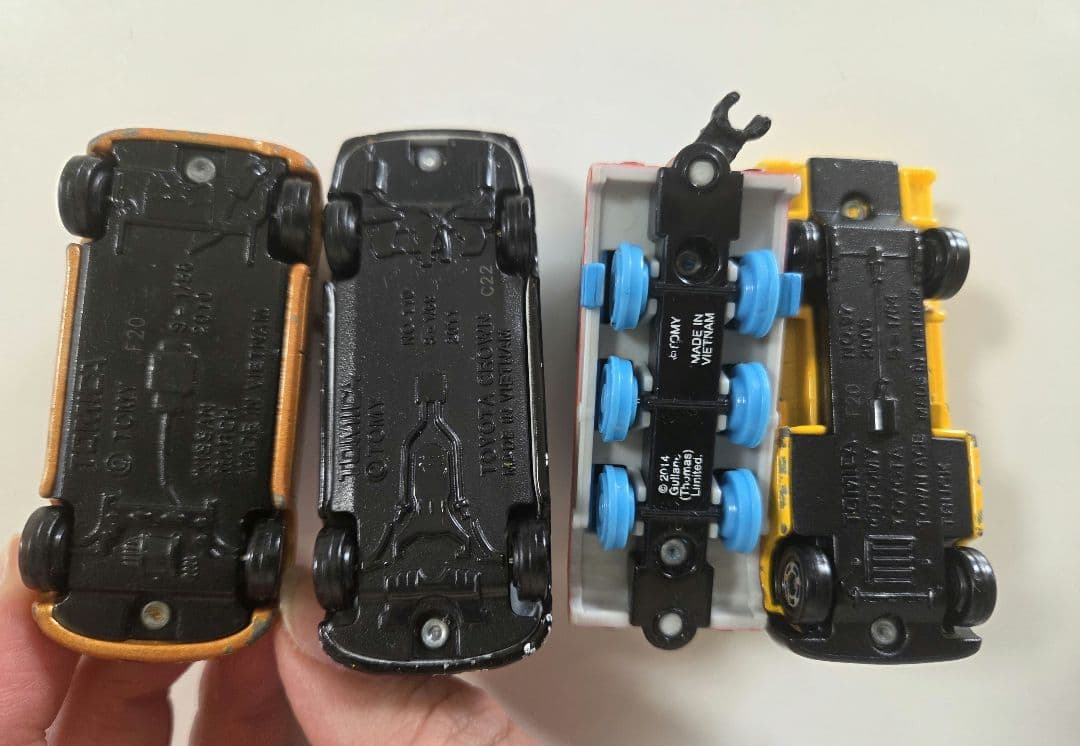 トミカ 4点まとめ売り(はこなし) - メルカリ