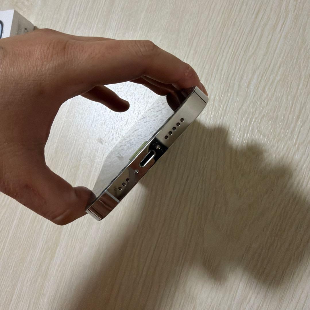 前面新品同様！Apple iPhone 14 Pro シルバー 本体 充電器