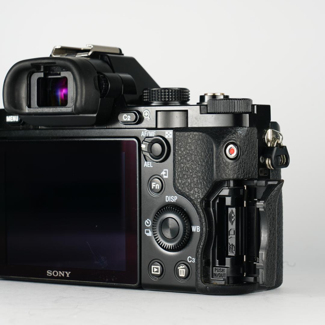 3628回/世界初フルサイズミラーレス/SONY α7/SEL2870フルセット