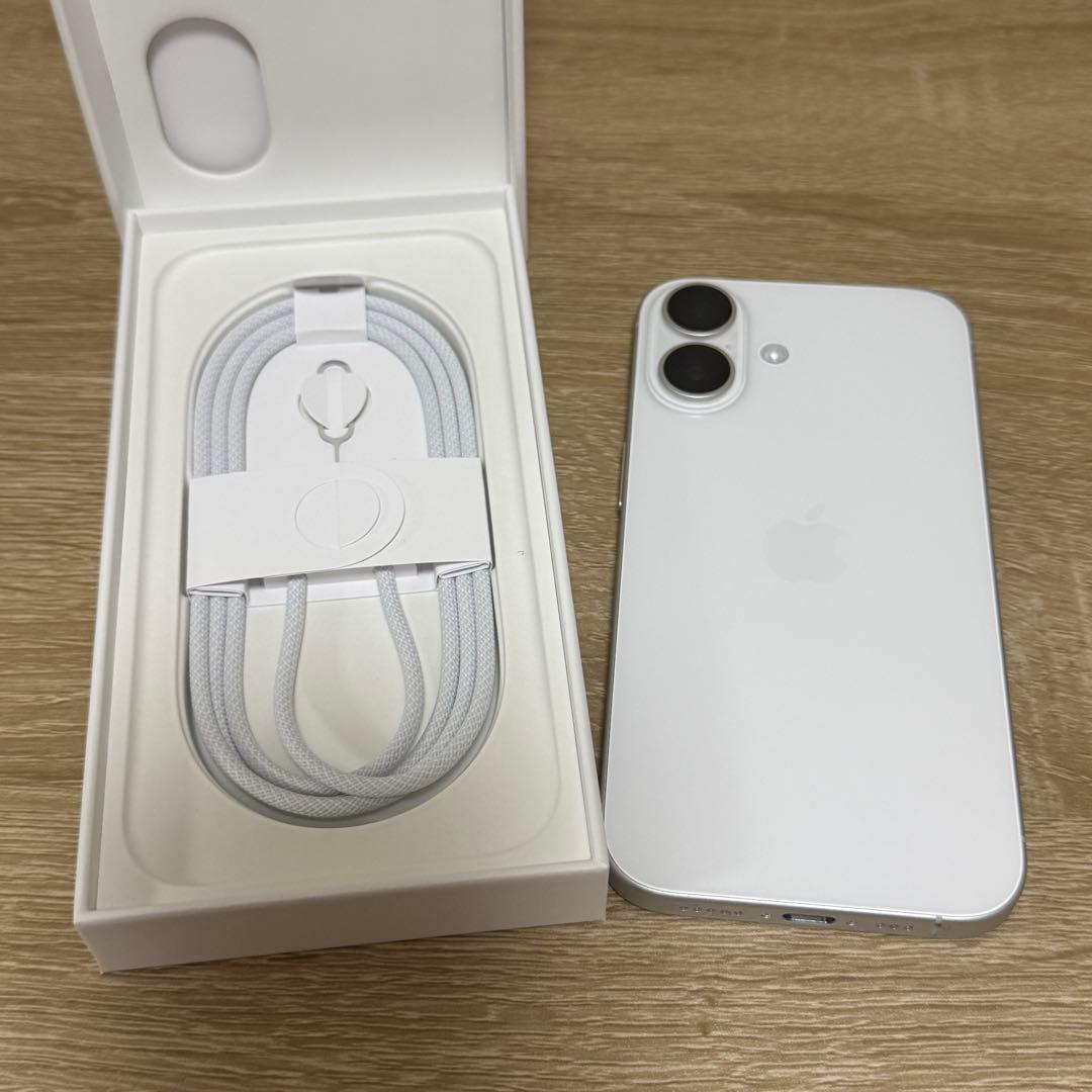 【使用期間４か月！】iPhone16 128GB ホワイト