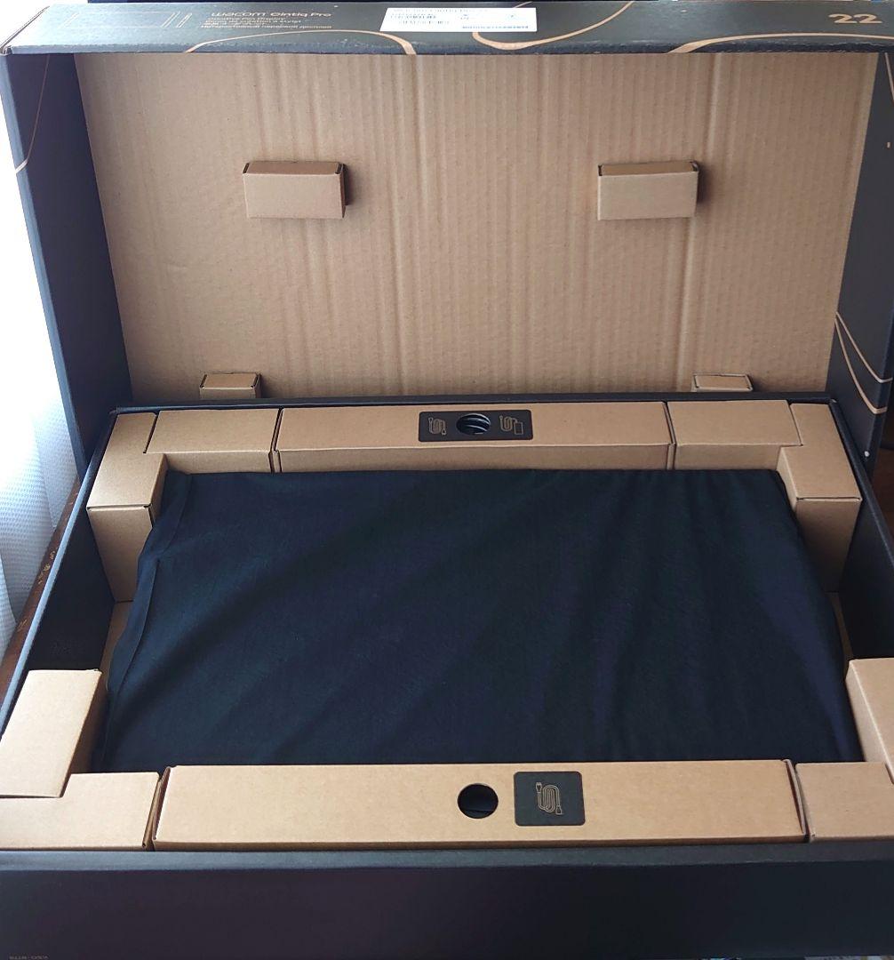 Wacom Cintiq Pro 22 DTH227K4C 液晶ペンタブレット