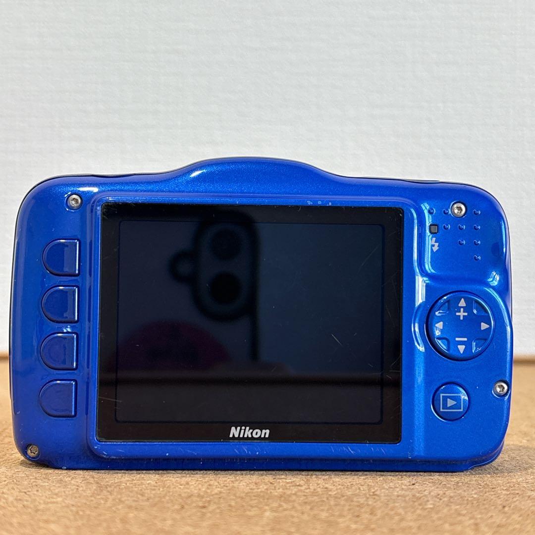 Nikon COOLPIX S32 デジタルカメラ 青 防水機能を備えた - メルカリ