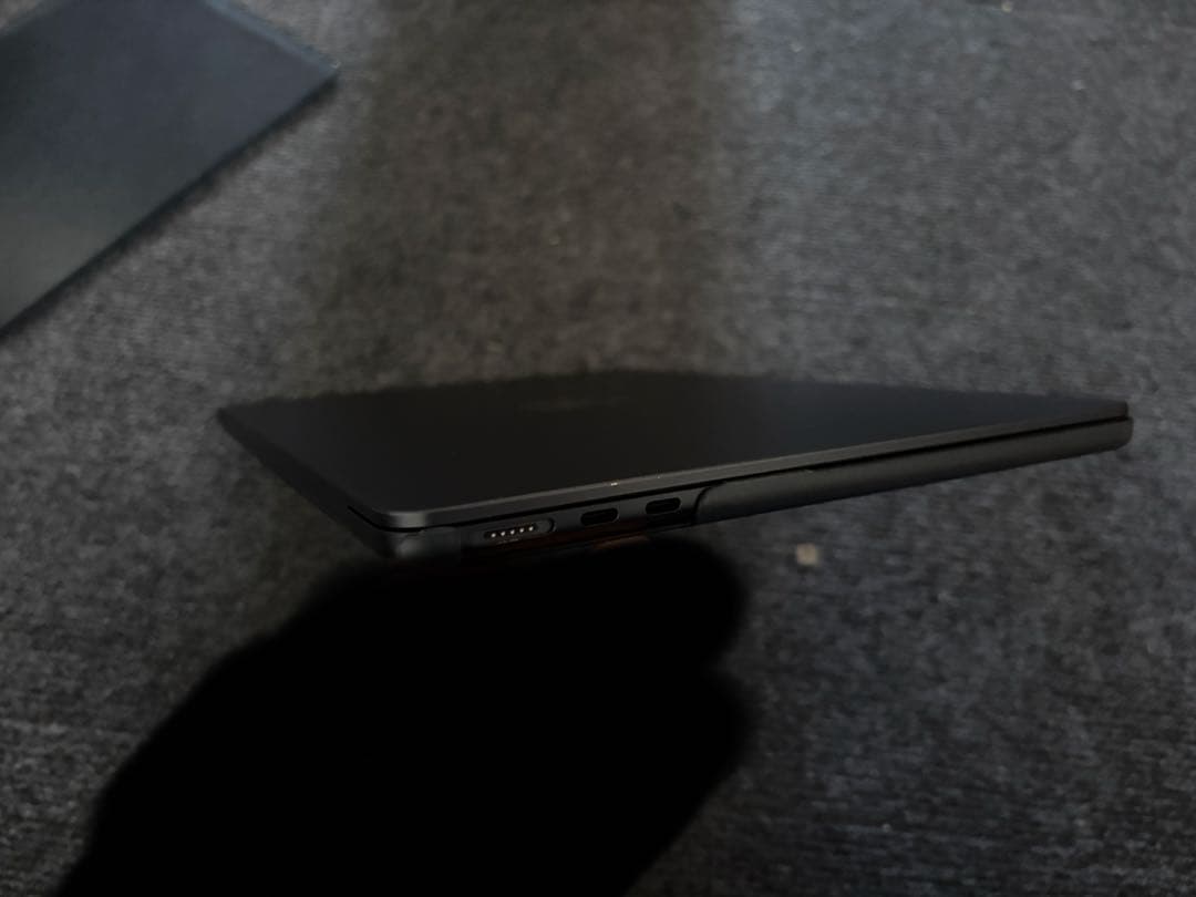 MacBook Air M3 ミッドナイト