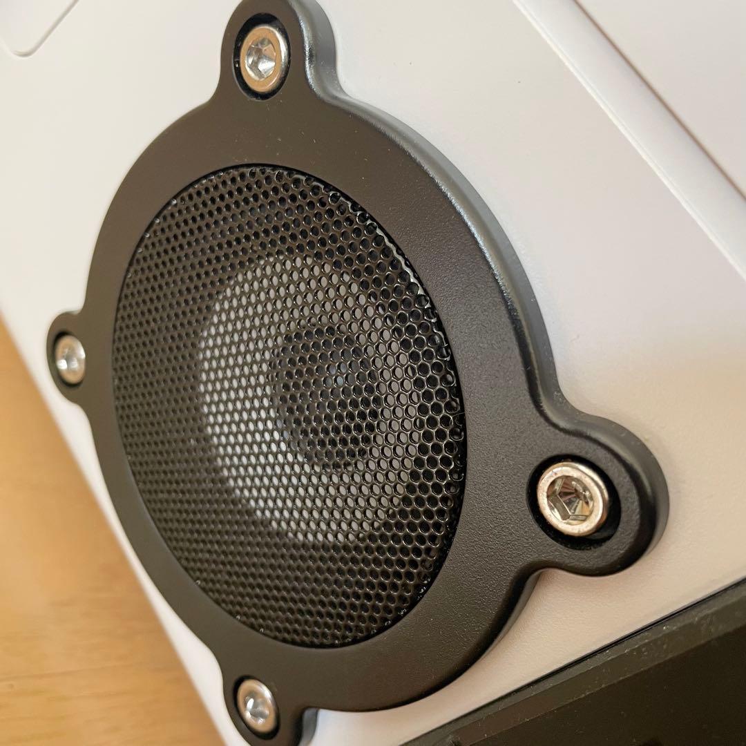 極美品✨　マキタ 充電式ラジオ MR102 ACアダプタ付き　白