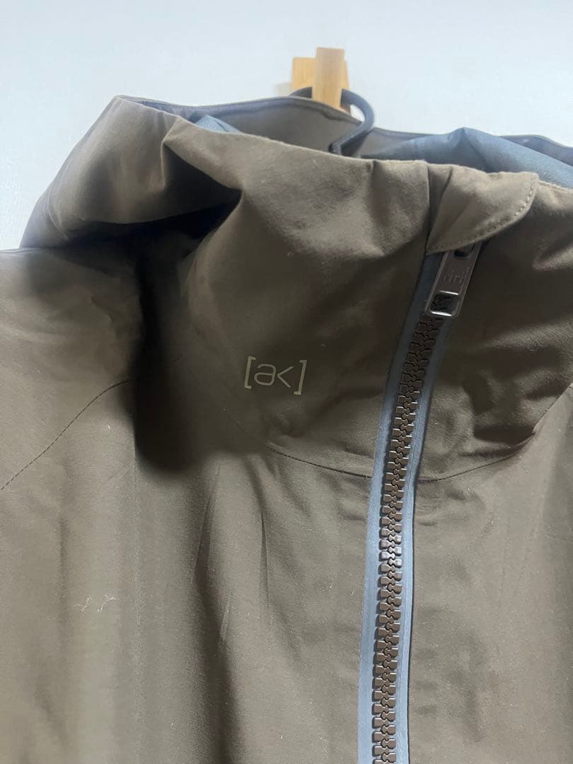 BURTON [ak] GORE-TEX 3レイヤーフーバージャケット ブラウン - メルカリ