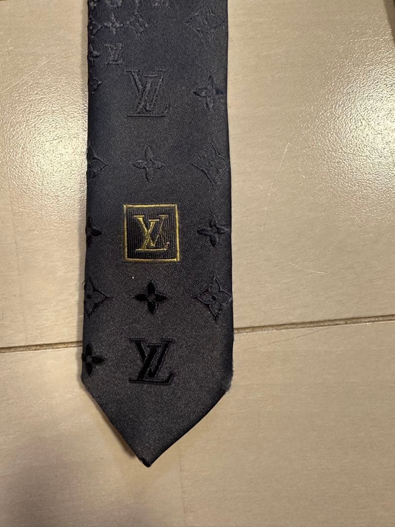 ルイヴィトン ネクタイ ハイブランド モノグラム 光沢 ジャガード 希少