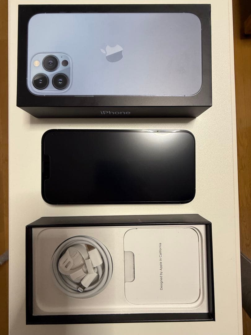 Yoshi様Apple iPhone 13 Pro MAX 美品　室内でのみ使用