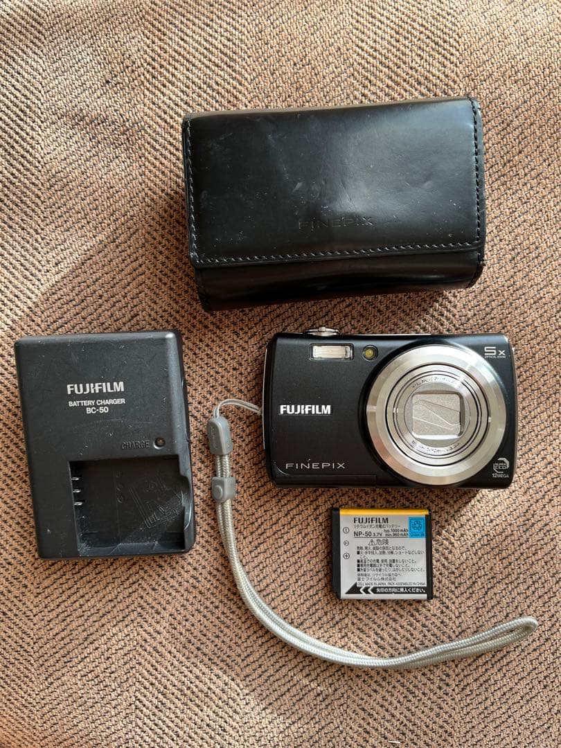 デジタルカメラ FUJIFILM FinePix F100fd Amazon | FUJIFILM デジタルカメラ FinePix(ファインピックス) F100fd