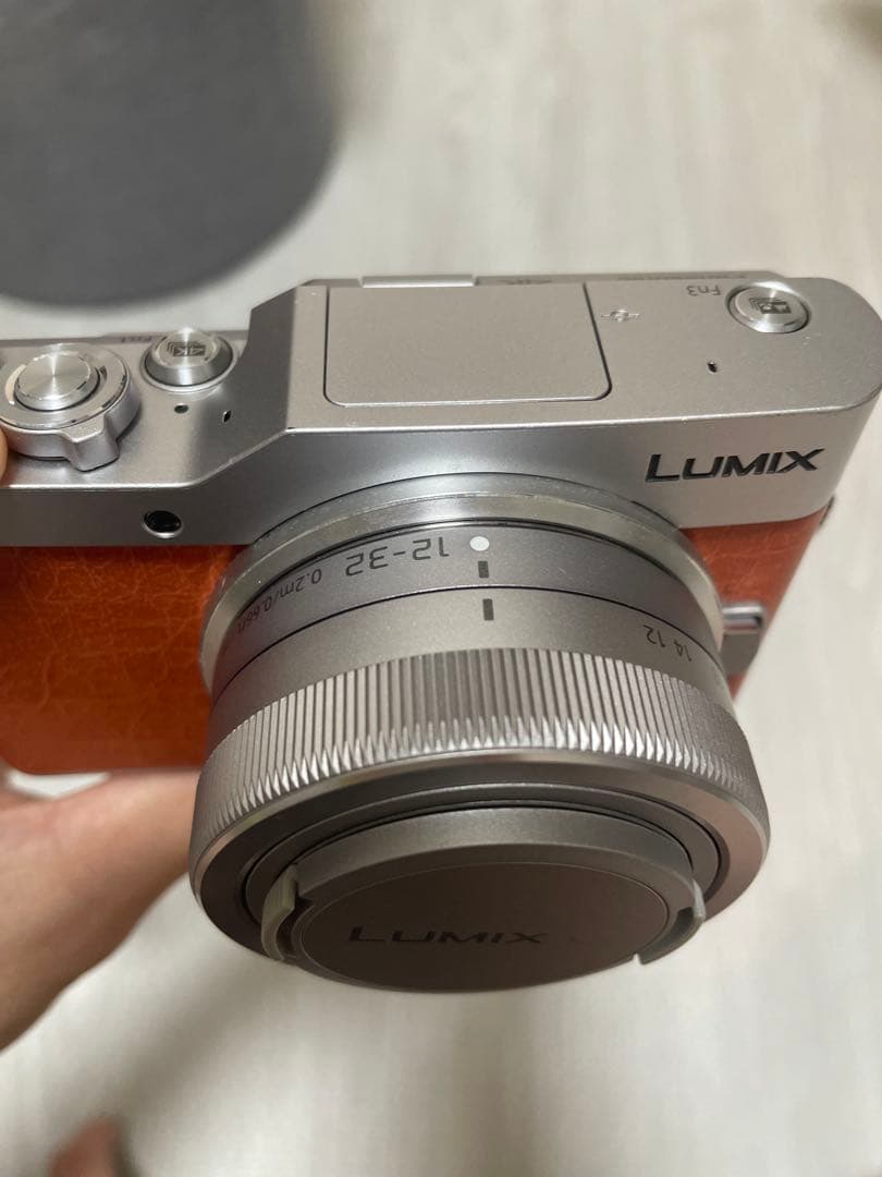 LUMIX Gシリーズ ミラーレスカメラ 望遠ズームレンズ付き