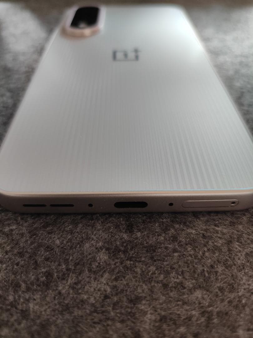 OnePlus Ace 5 ultra 12GB/256GB チタニウム