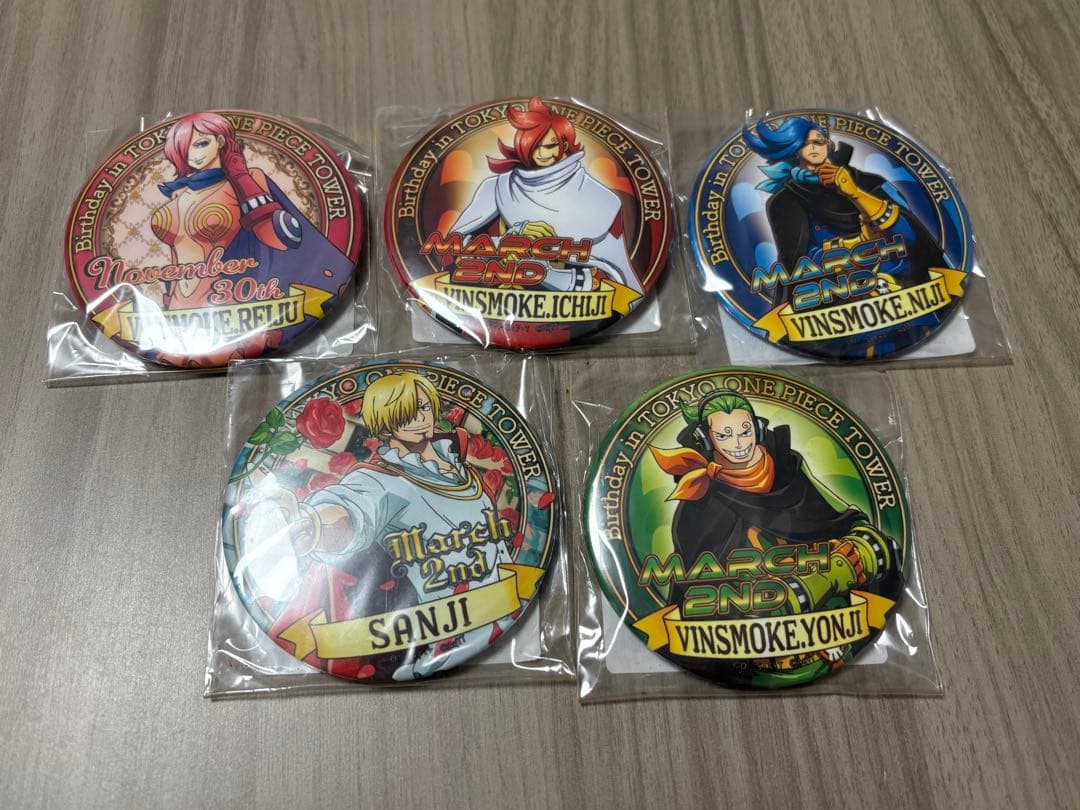 東京ワンピースタワー限定 バースデー缶バッジ ヴィンスモークセット 東京ワンピースタワー バースデー缶バッジ イチジ 麦わらストア BD