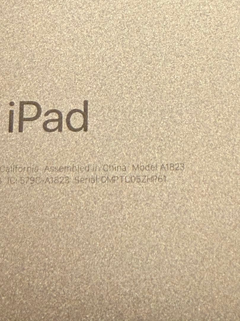 美品iPad ゴールド 第5世代32GB A1823