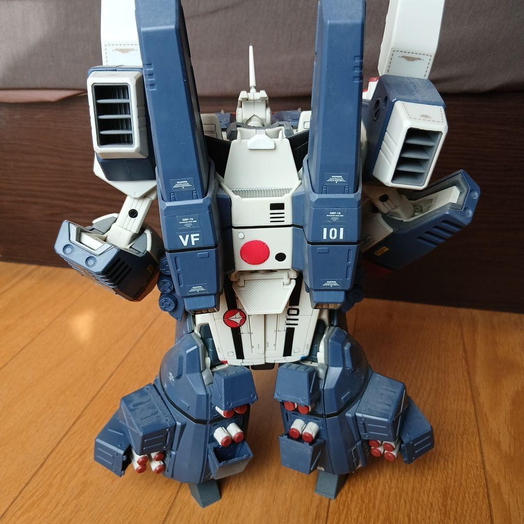 マクロス バルキリーVF-1 可動フィギュア ミサイルランチャー付き