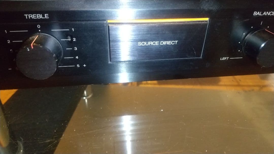 C*s様 SANSUI AU-α607 プリメインアンプ 右前インシュレータ外れ