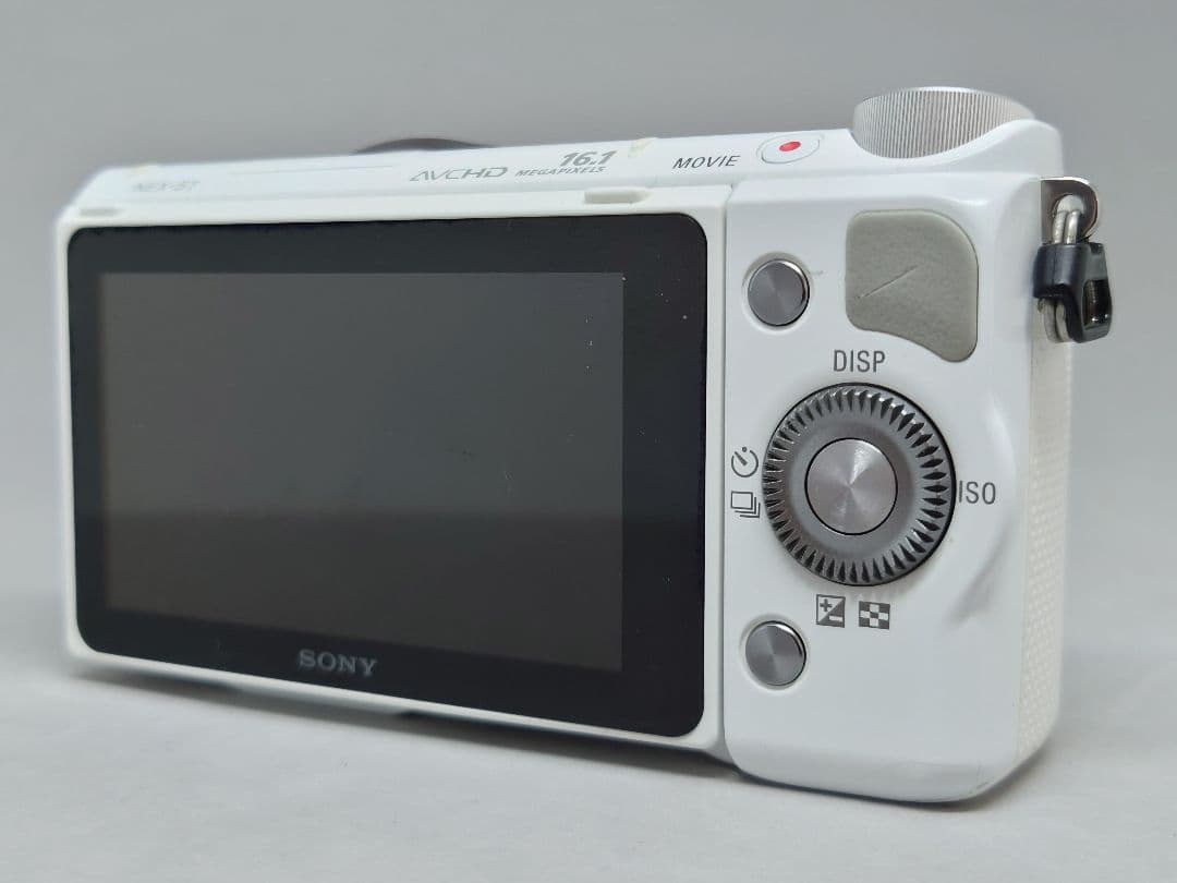 アプリ装備、入手困難！　SONY α NEX-5T ホワイト＋E16mmF2.8
