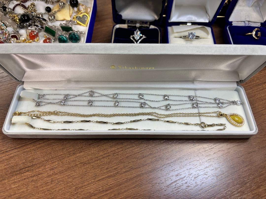 遺品整理 アクセサリー まとめ - メルカリ