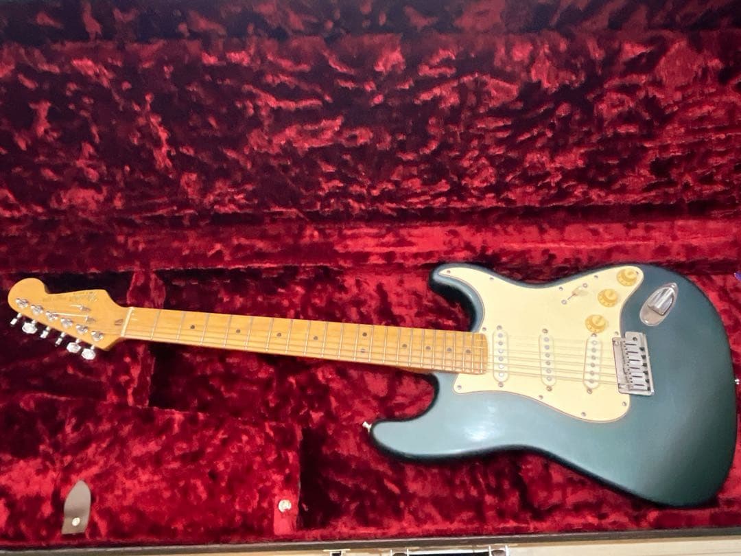 Fender Stratocaster 初期アメスタ 希少EEシリアル 1985 - メルカリ