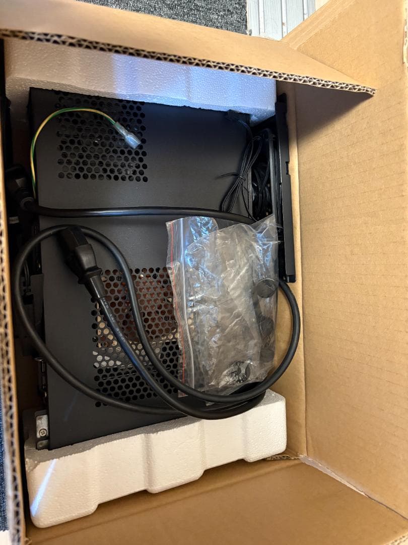 静音横置PC[Core i3-8350K / 16GB / 500GB]