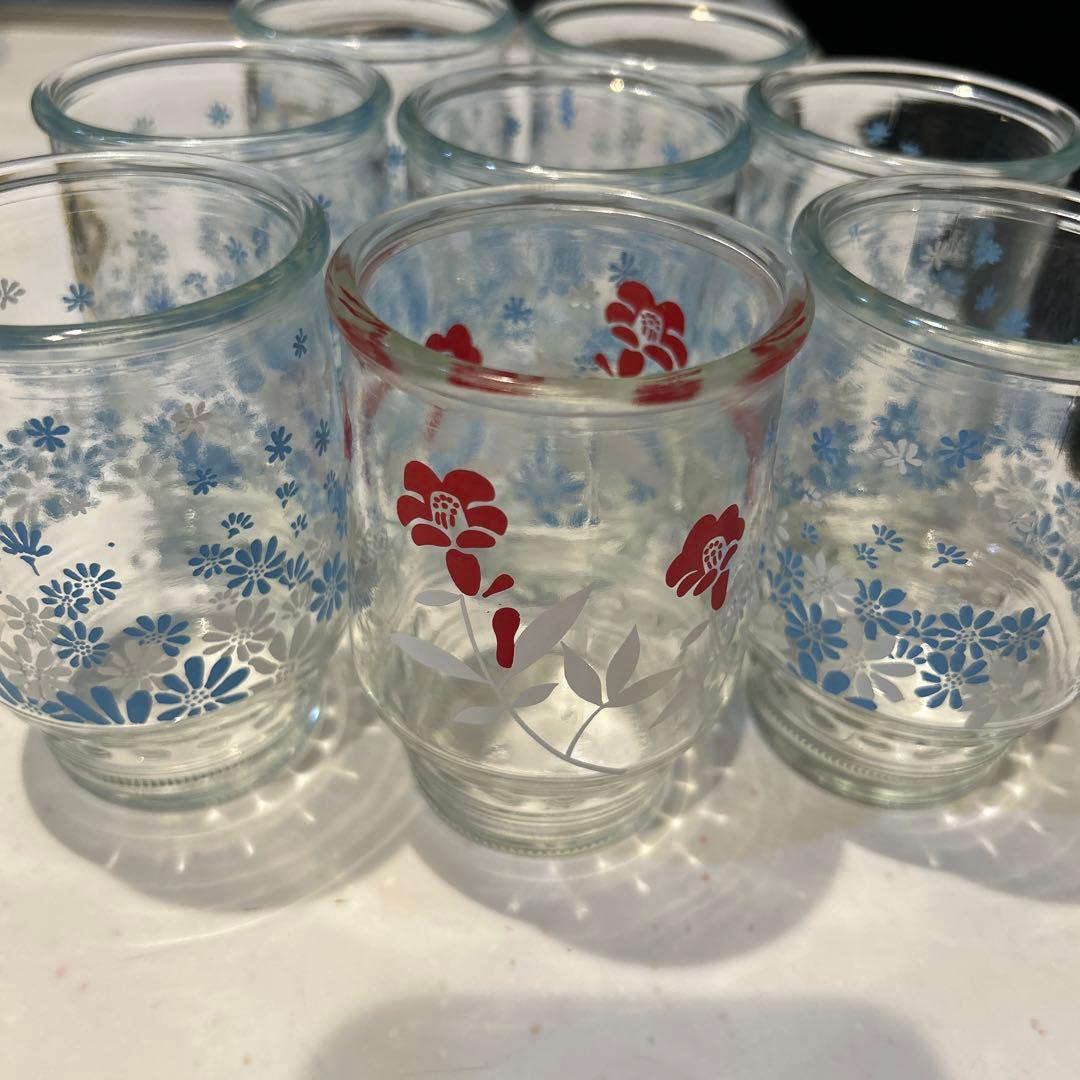 ガラス製 飲料用グラス 8個セット 青い花模様と赤い花模様 - メルカリ