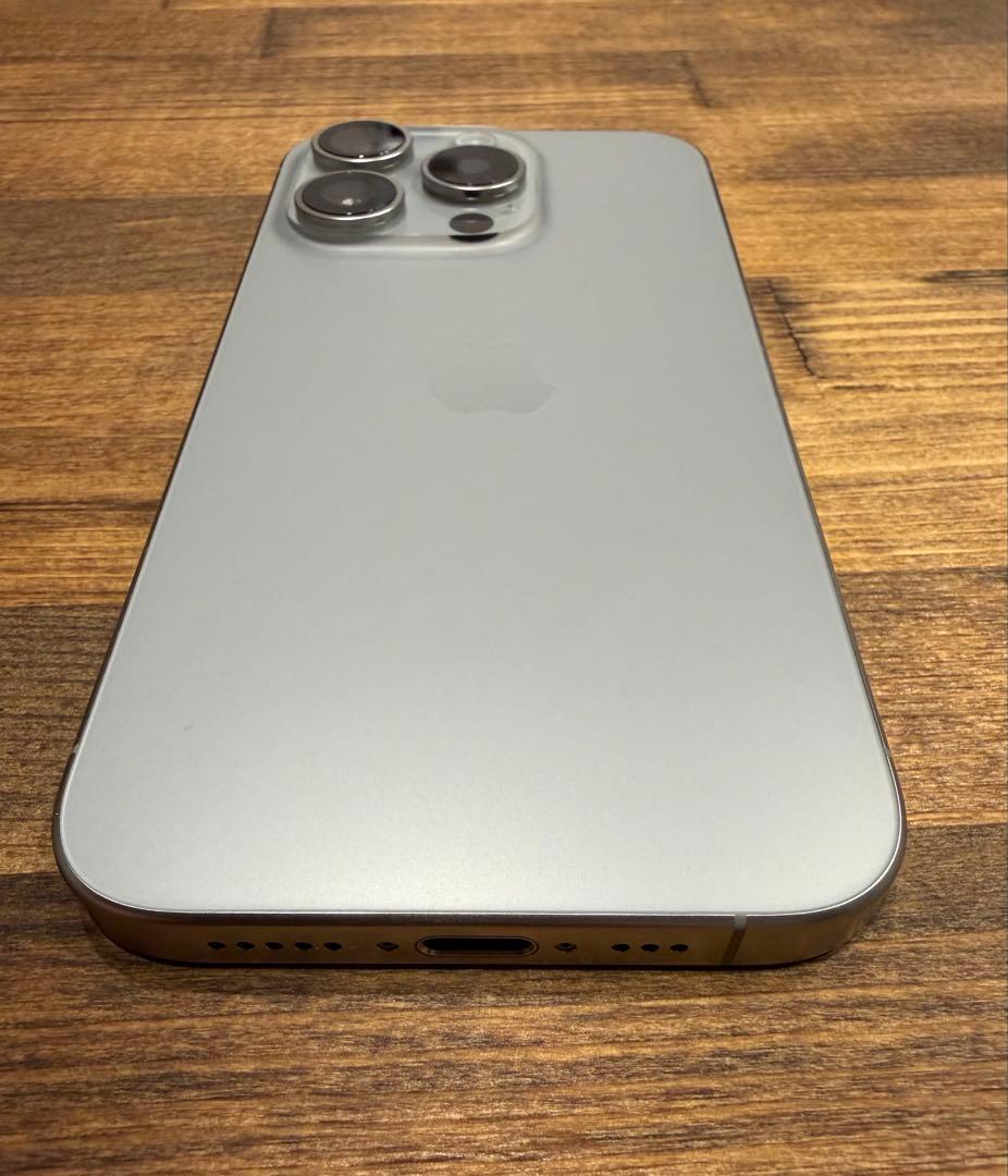 iPhone 15Pro ナチュラルチタニウム　128GB