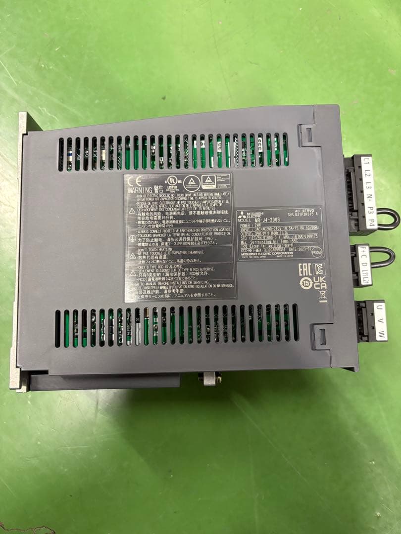 三菱電機　MR-J4-200B サーボアンプ