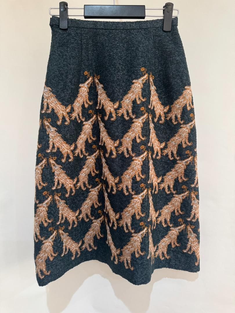 ミナペルホネン wolf & flower 刺繍 セミフレアスカート 36 - メルカリ