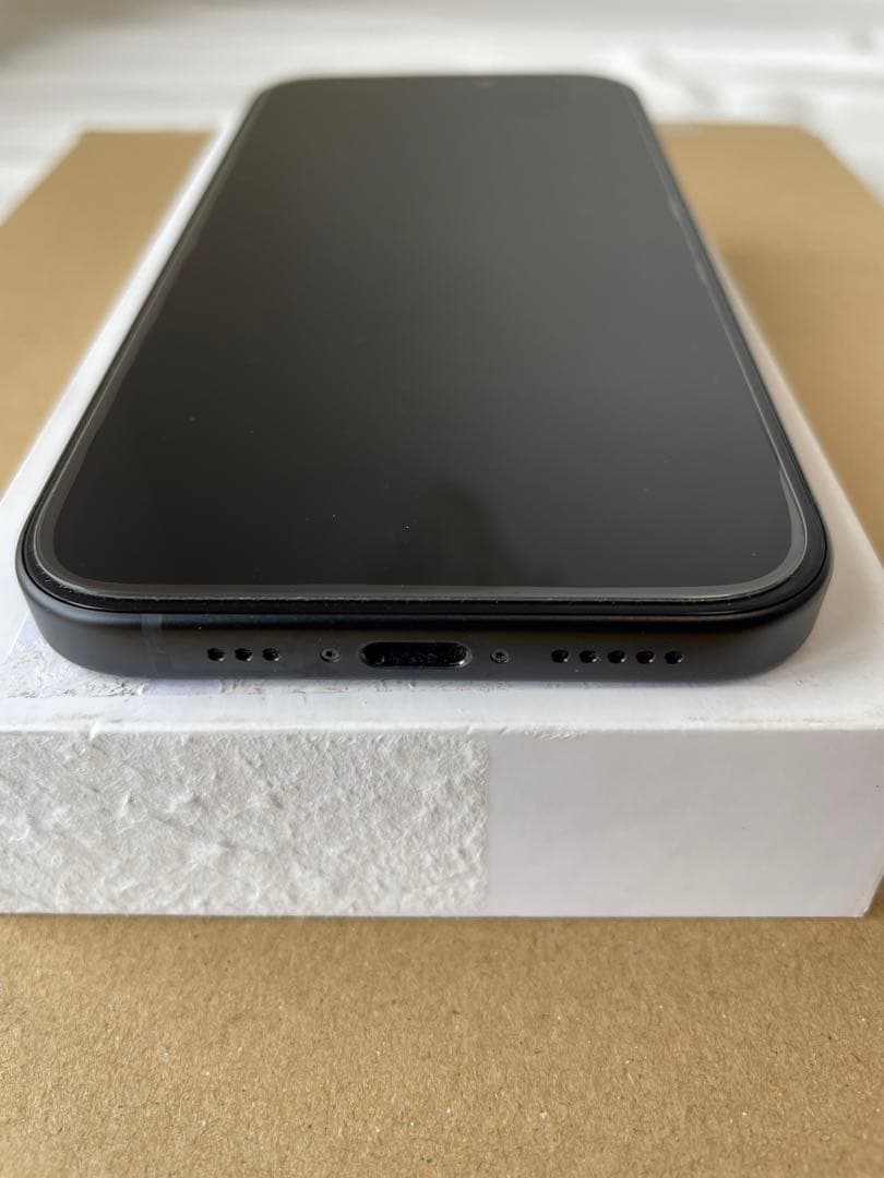 Redman　iPhone15本体　ブラック