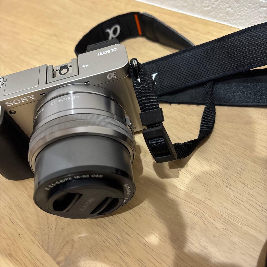 トコぺデイア ソニー　一眼レフ　ミラーレスカメラ　a6000 シルバー