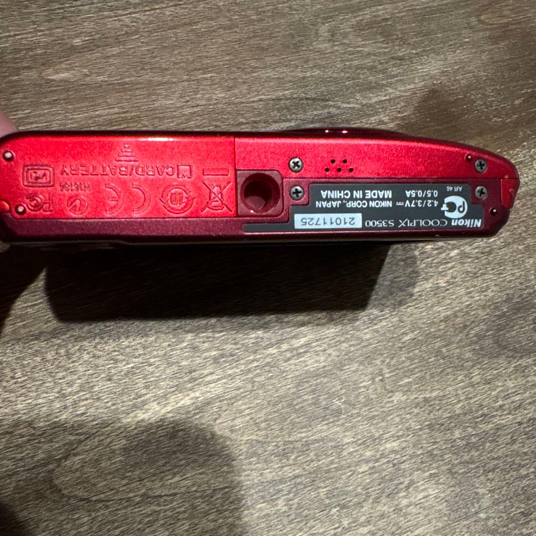 Nikon COOLPIX S3500 デジカメ　レッド