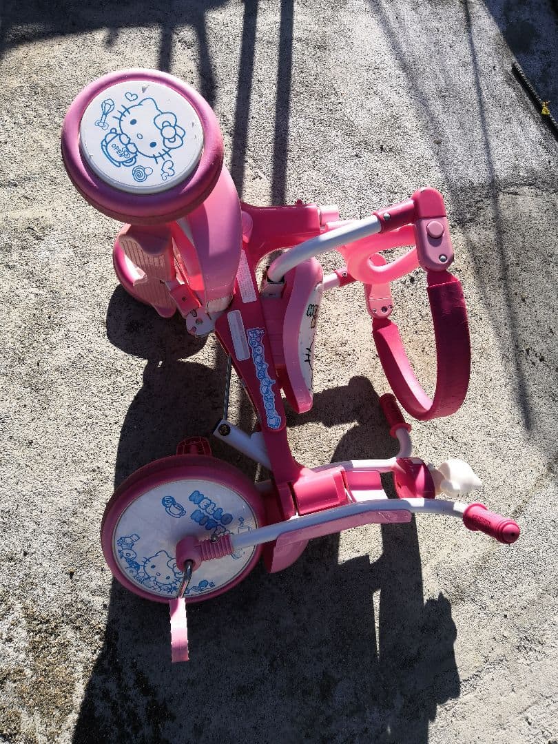 ハローキティ三輪車 - メルカリ