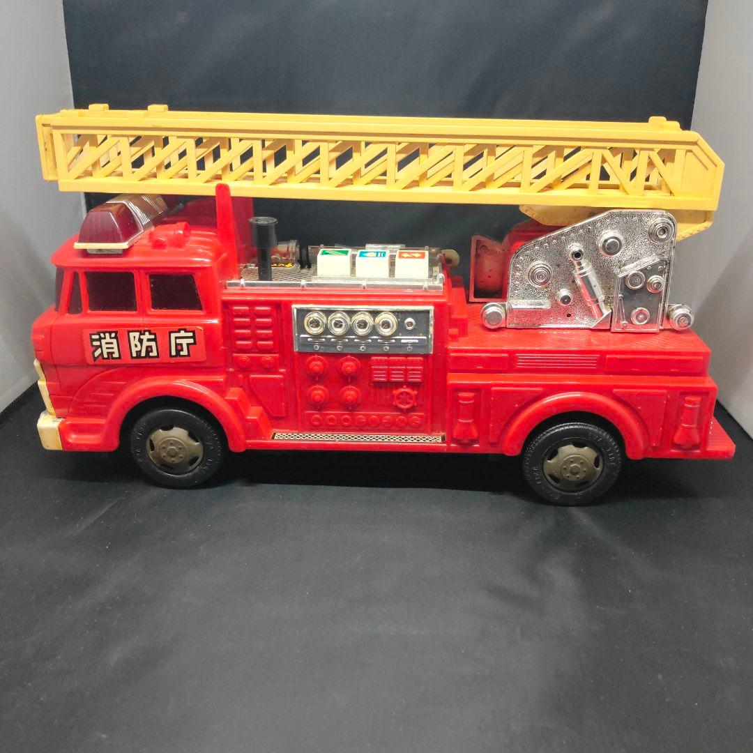 昭和レトロおもちゃ ニューハシゴ消防車 アルプス商事 - メルカリ