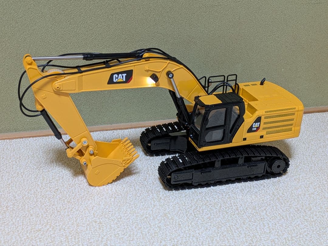 美品】京商1/24RC CATラジコンショベルカーユンボ 建設機械予備充電池